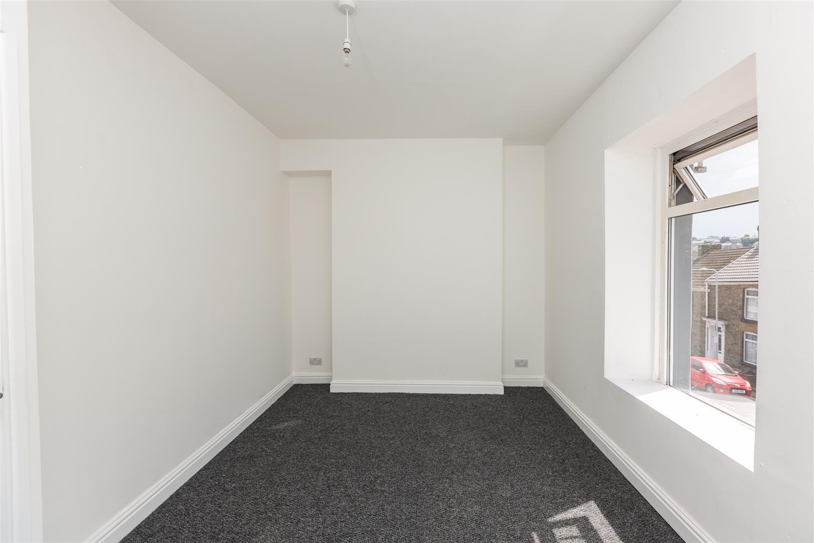 Middle Road, Cwmdu, Swansea, SA5 8EZ